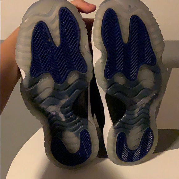 2016 Jordan 11 girls Space Jam - Picture 3 of 5